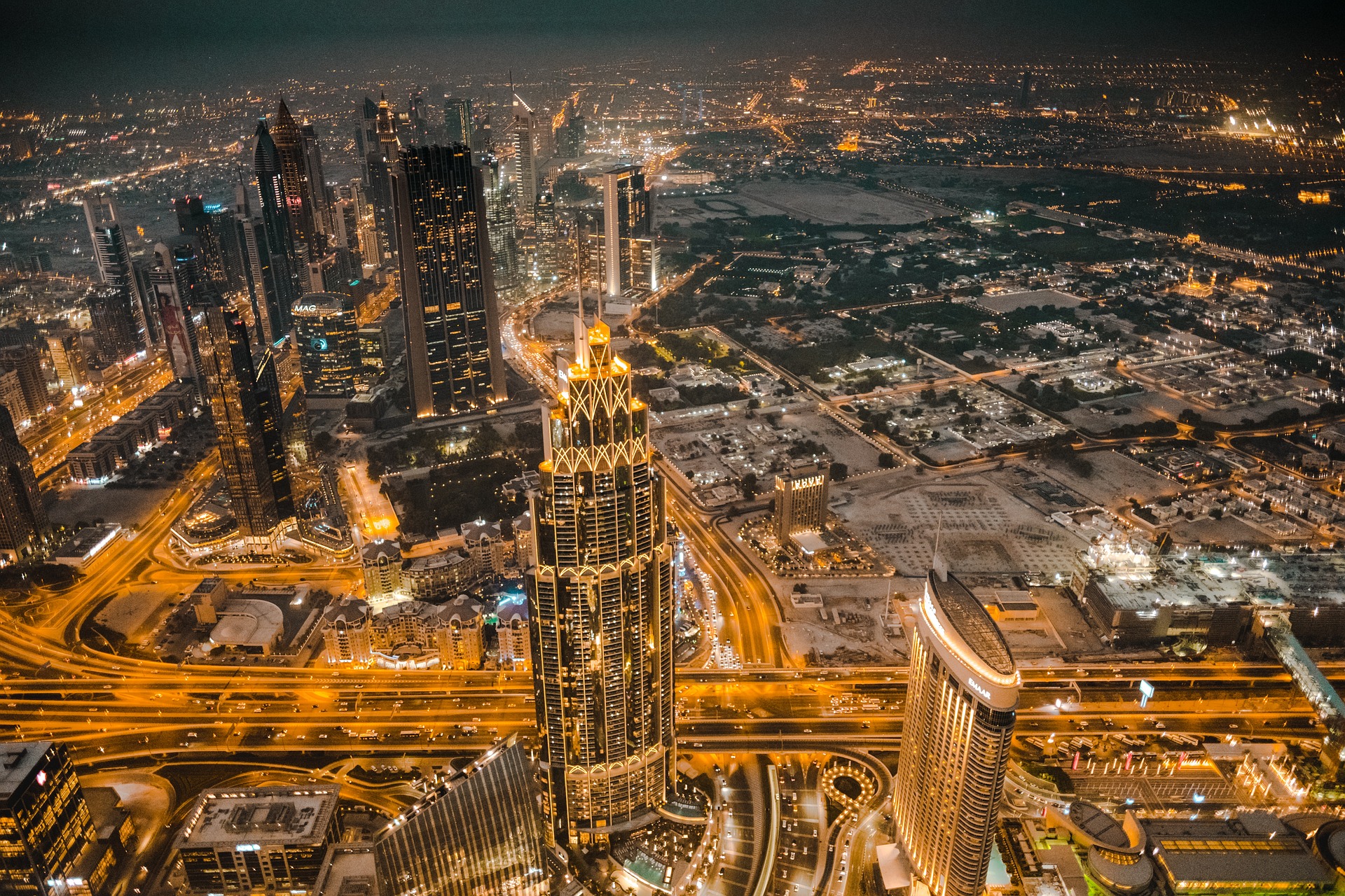dubai gc2cef1545 1920